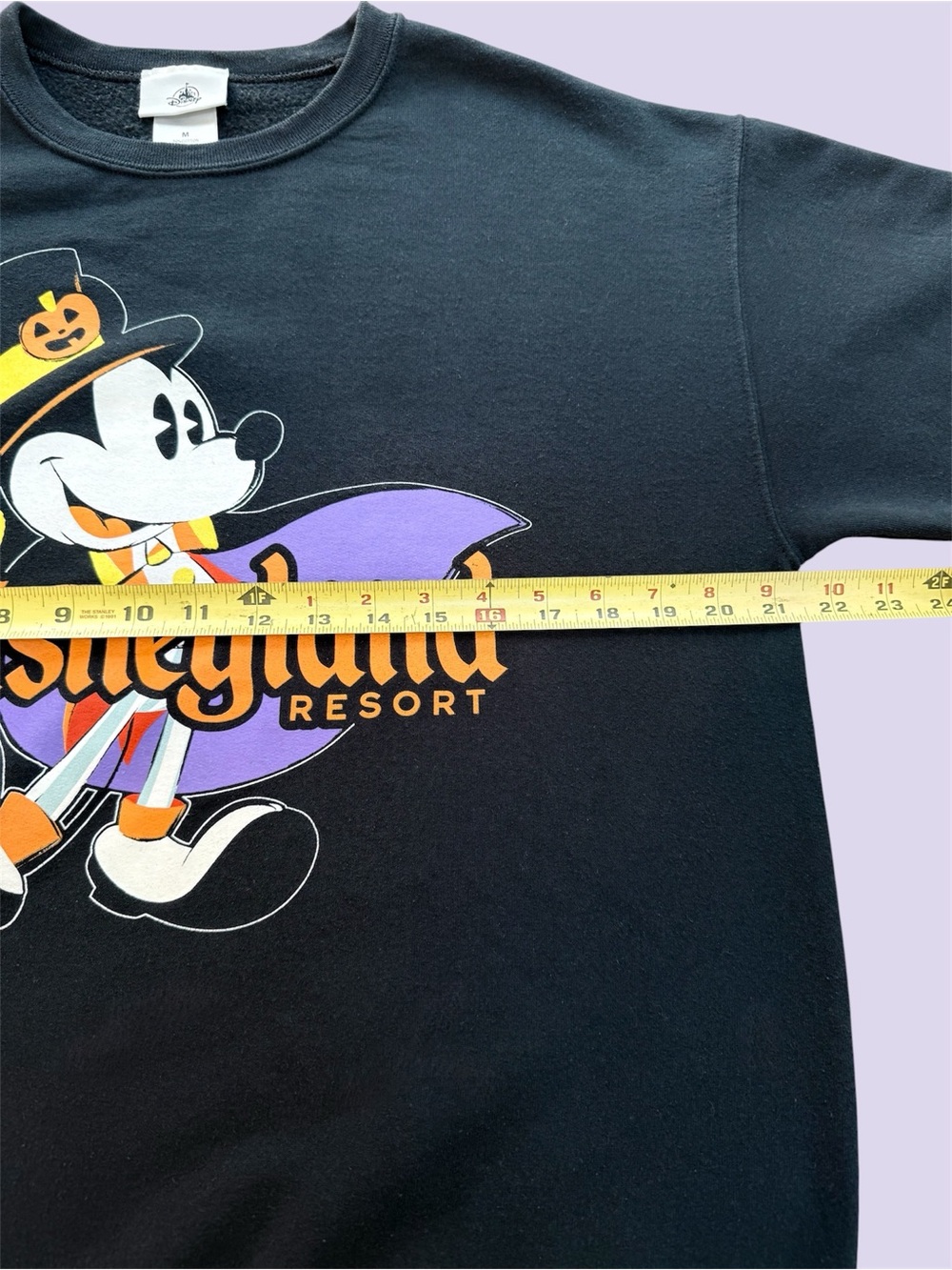 Disneyland Halloween Crewneck Sweatshirt Mickey Mouse Adult Size Medium Black - Picture 4 of 9